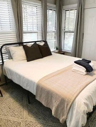 Spacious 4Br Retreat In The Heart Of Lafayette Eksteriør billede